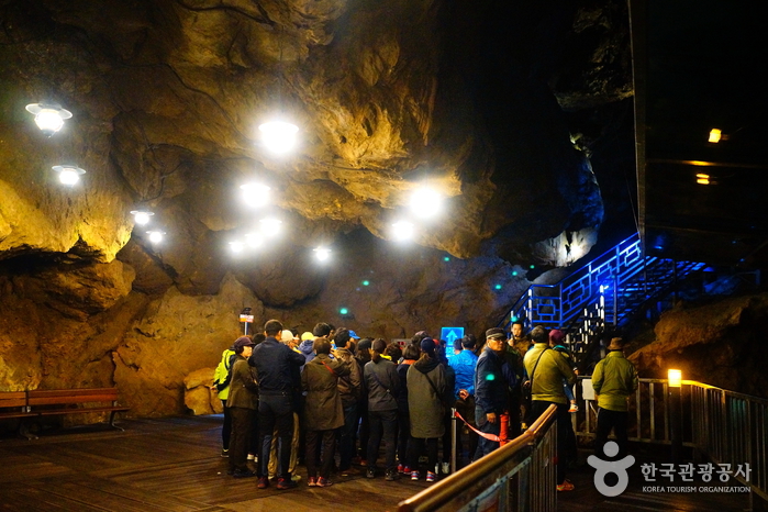 Höhle Daegeumgul (Höhlensystem Daei-ri) (대금굴 (대이리 동굴지대))