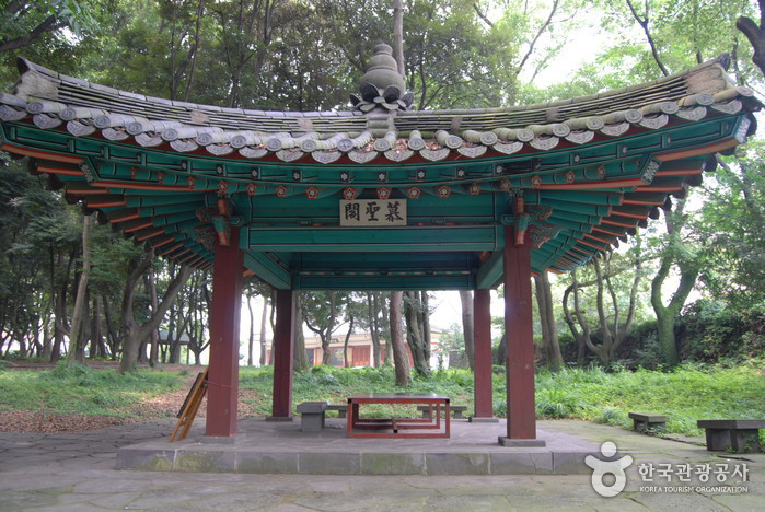 Samseonghyeol (제주 삼성혈)