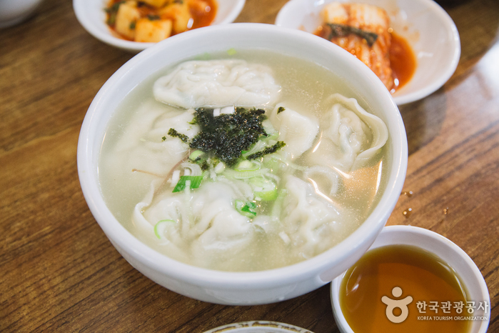 thumbnail-Gaeseong Mandu Koong (개성만두 궁)-3