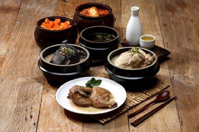 Tosokchon Samgyetang(토속촌삼계탕)