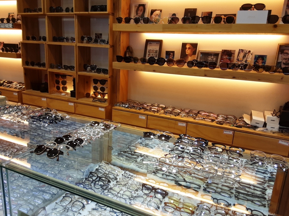 Glassstory - Jeju Yeon-dong Branch [Tax Refund Shop] (글라스스토리 제주연동)