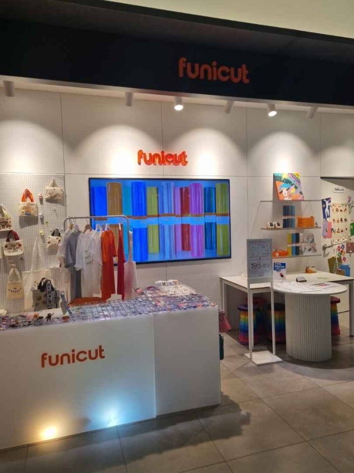 Funicut [Tax Refund Shop] (퍼니컷)