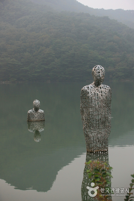 Sanjeong Lake (포천 산정호수)
