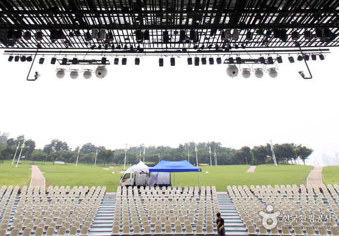 La salle de concert en plein air Kolon (대구 코오롱 야외음악당)