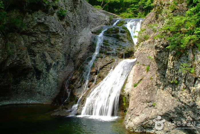 Three Falls of Juwangsan Mountain (주왕산 1.2.3 폭포)