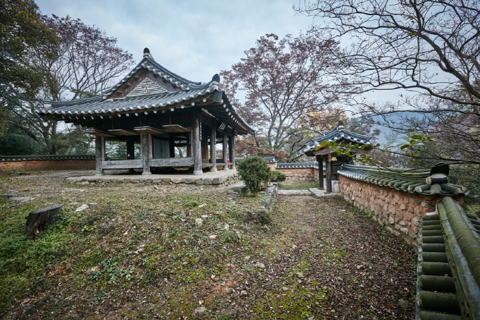 Mujinjeong Pavilion (무진정(함안))