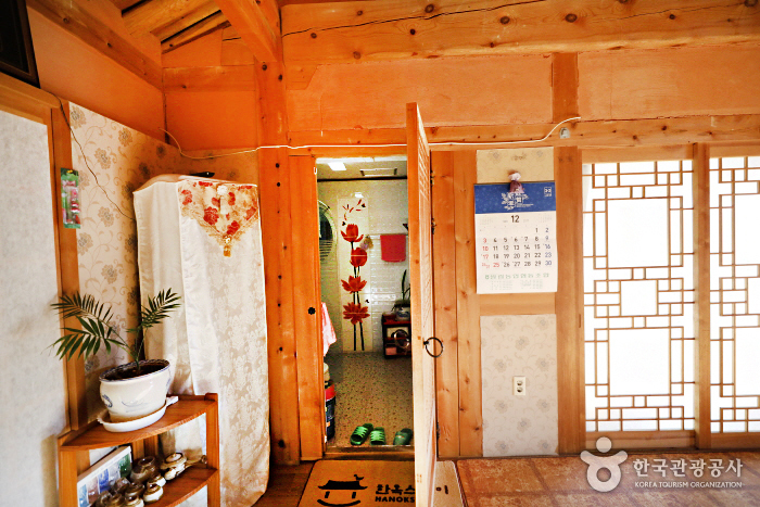 Hadongdaek House [Korea Quality] / 하동댁 [한국관광 품질인증]