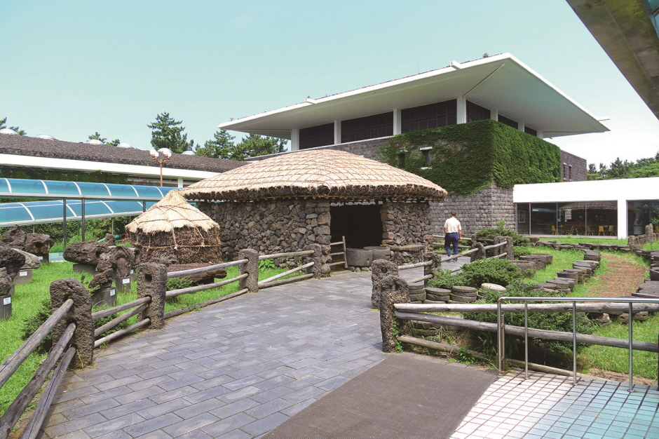 Jeju Folklore & Natural History Museum, where you can learn everything about Jeju1