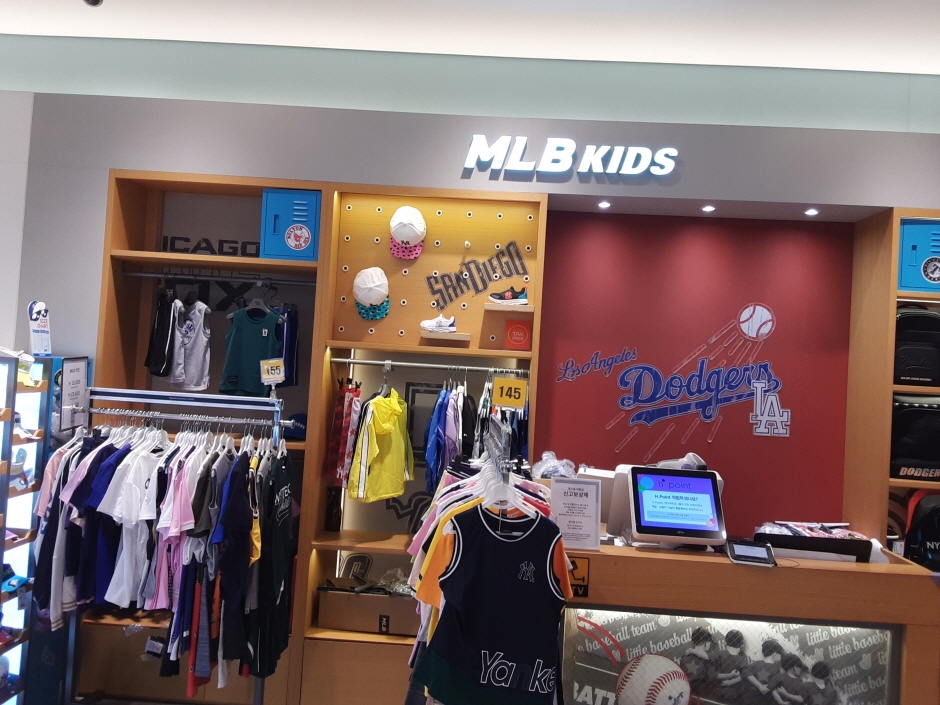 [事后免税店]MLB童装现代奥特莱斯金浦店(MLB키즈 현대김포)