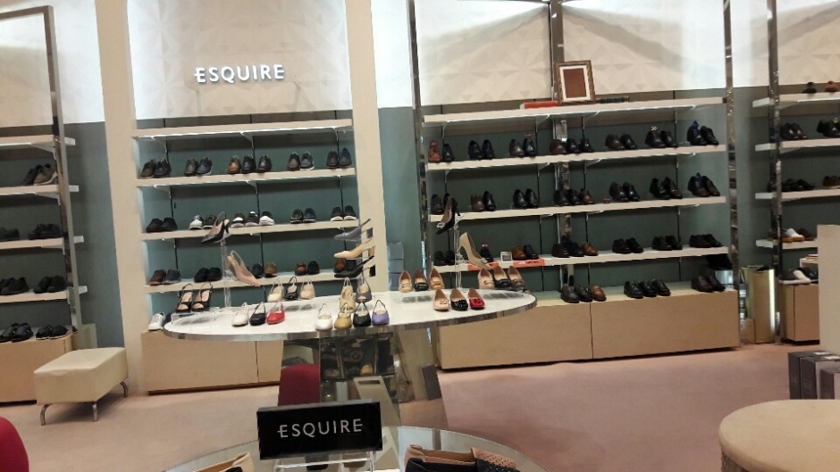 Esquire - Lotte Suwon Branch [Tax Refund Shop] (에스콰이어 롯데 수원)