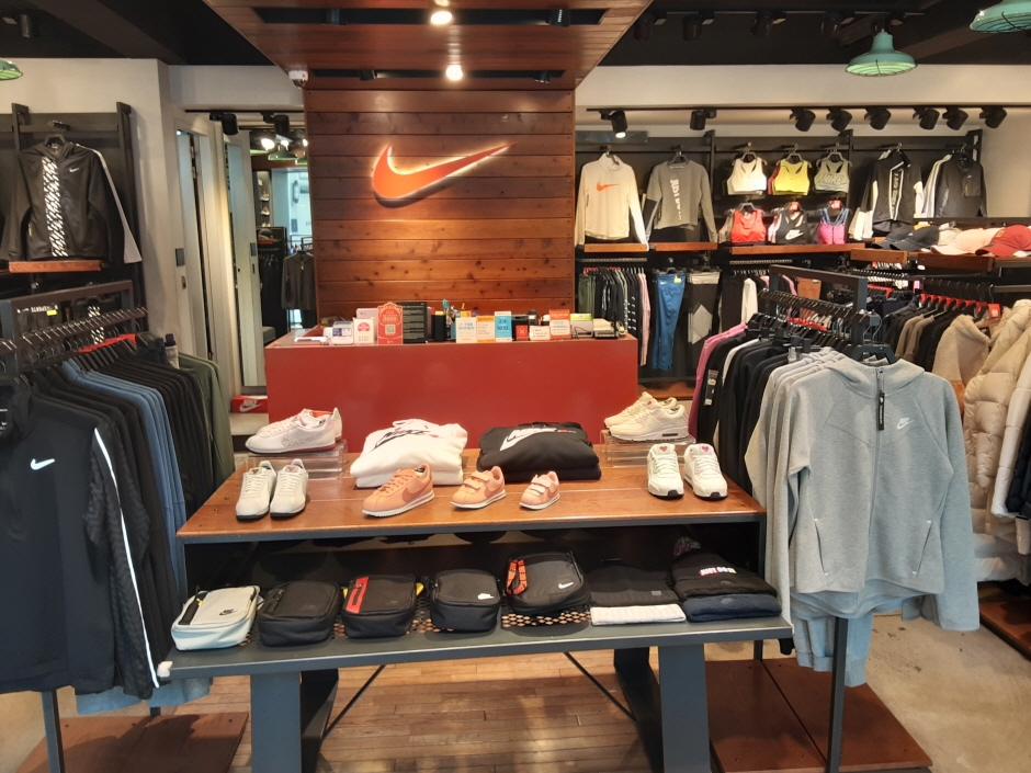 Nike - Jeju Chilseong Branch [Tax Refund Shop] (나이키 제주칠성)