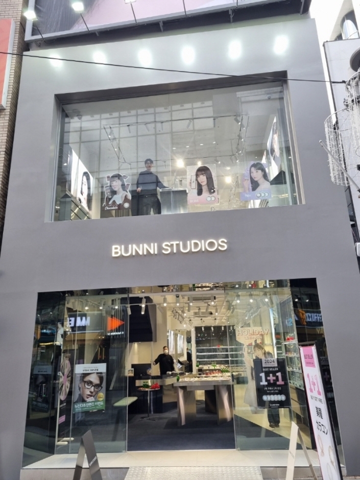 Bunni Studios Optical (Sucursal de la Estación de Myeongdong) (바니스튜디오 안경(명동역점))