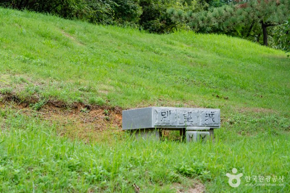 thumbnail-별망성지-14