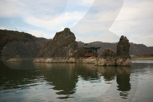 Dodamsambong Peaks (도담삼봉)