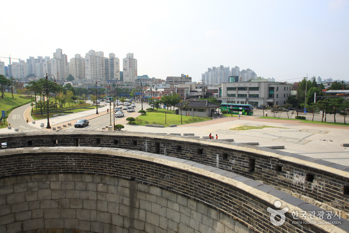 Hwaseomun Gate (화서문)