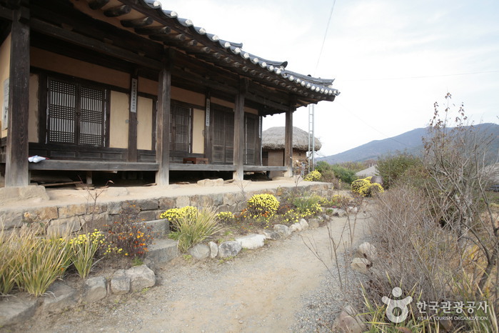 Bunnam House (Andong Hahoe Village) (번남고택 - 안동하회마을)