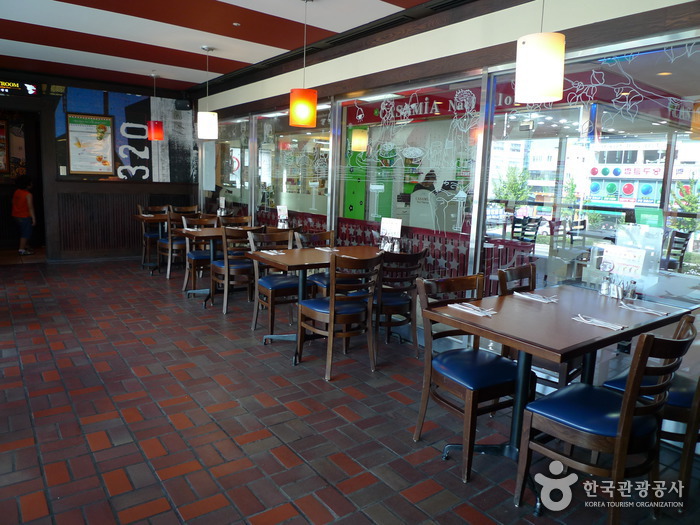 T.G.I Friday's - Ulsan Branch (T.G.I 프라이데이스(울산롯데마트점))