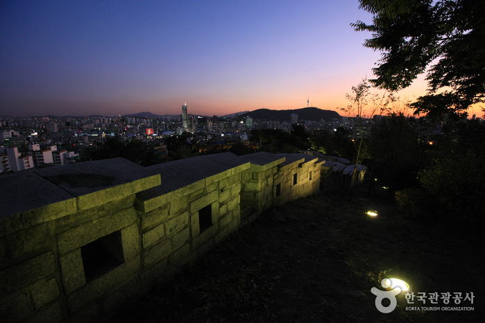 駱山公園(낙산공원)