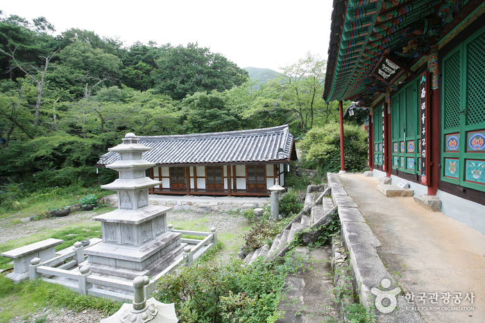 Beopgwangsa Temple (법광사)