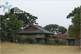 Jejuhyanggyo Confucian School (제주향교)