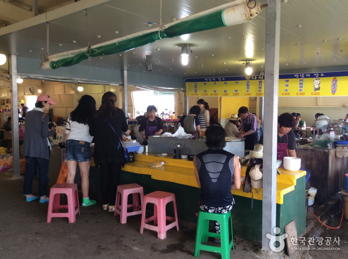 Sehwa Fifth-day Market (세화민속오일시장(5일, 0일)