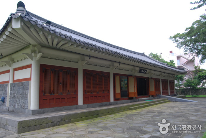 Samseonghyeol (제주 삼성혈)