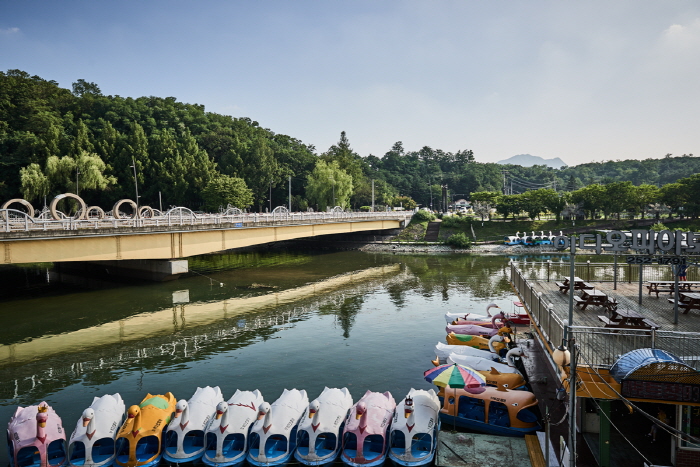 Fluss Gongjicheon (공지천(황금비늘테마거리))