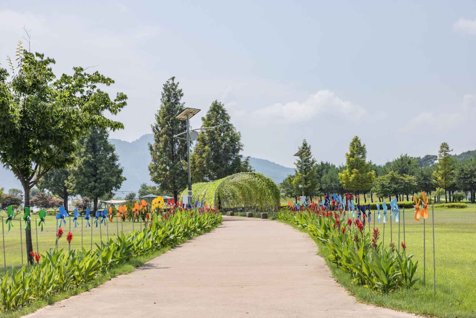 擎天島（擎天島公園）（경천섬（경천섬공원））