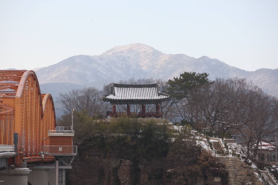 정암루(솥바위)