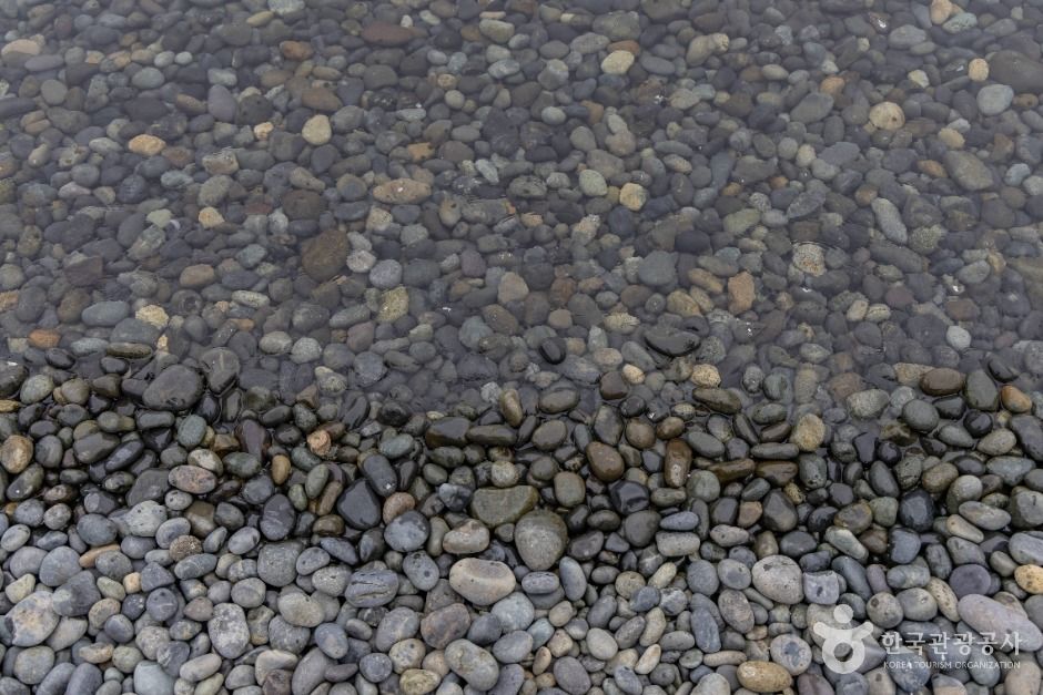 thumbnail-선구몽돌해변-7