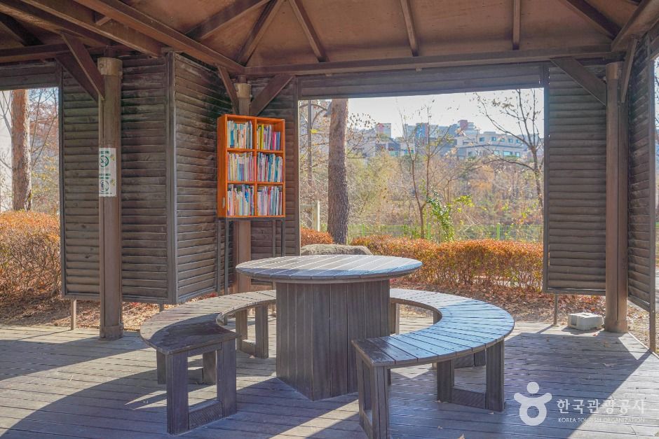 지혜샘어린이도서관