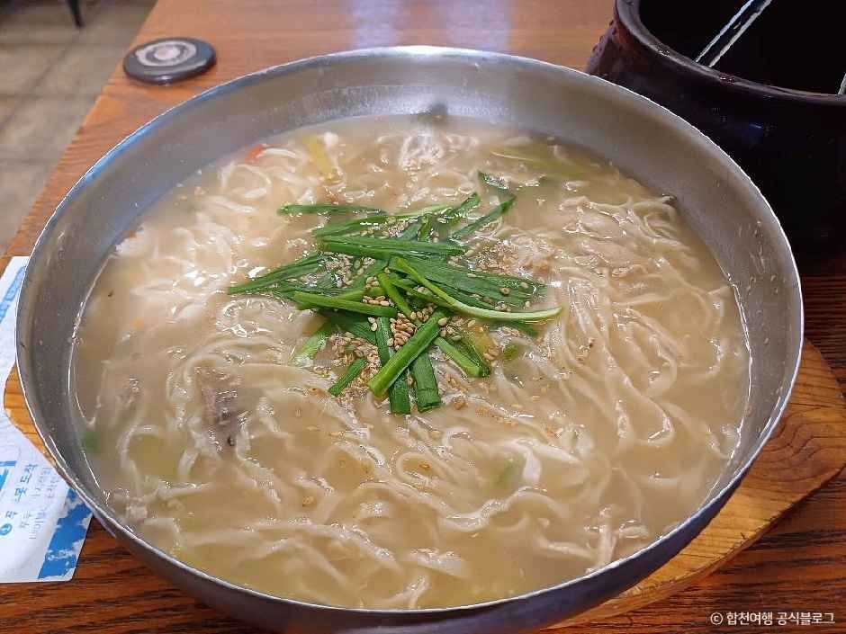 thumbnail-순할머니손칼국수-4