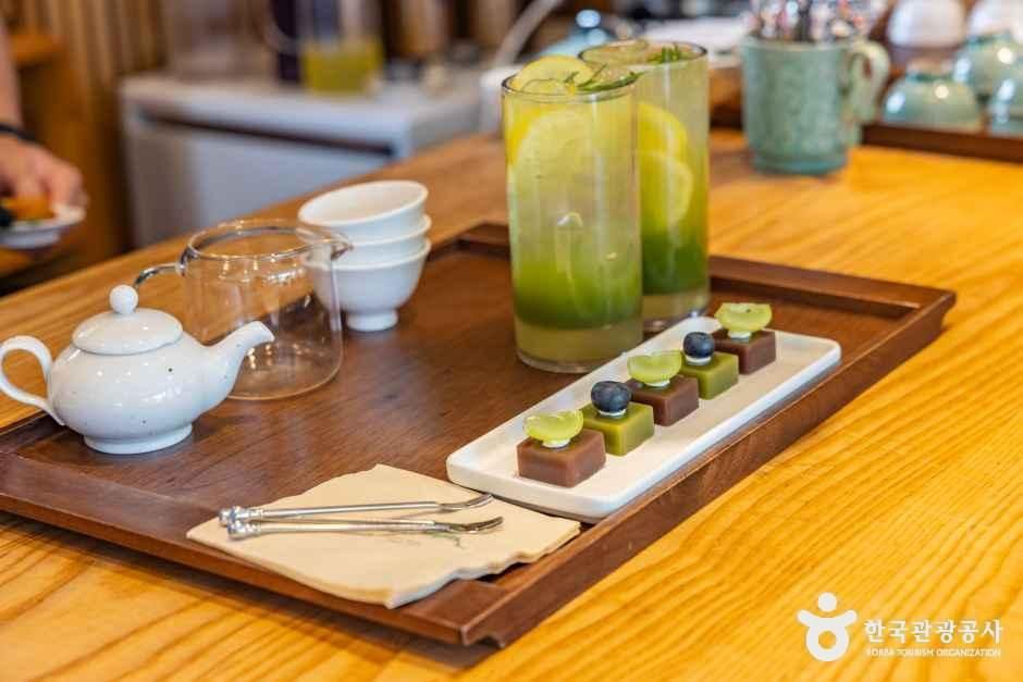 thumbnail-백운차실-1