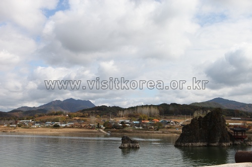 충주호 유람선1