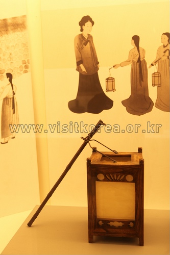 Lighting Museum (필룩스 조명박물관)