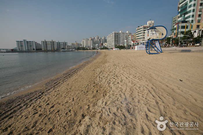 Gwangalli Beach (광안리해수욕장)