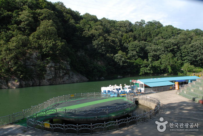 根基公園(뿌리공원)