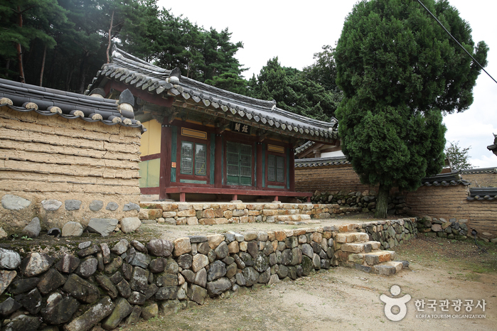 Oksanseowon Confucian Academy (Gyeongju) (경주 옥산서원)
