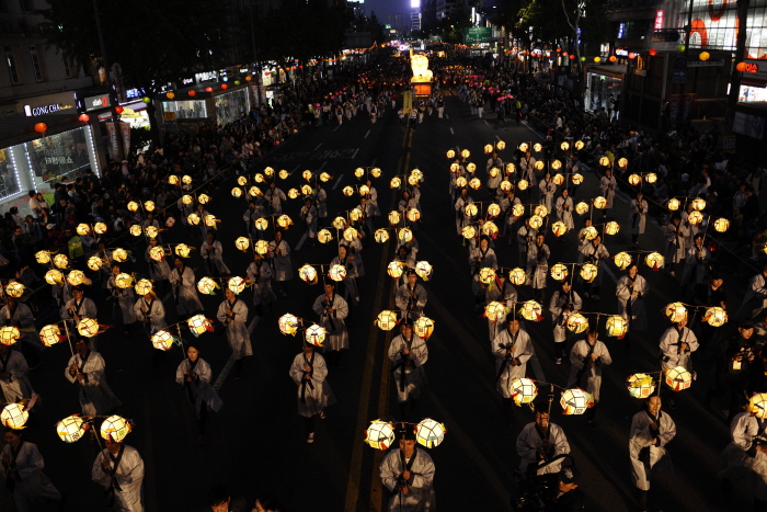 Yeon Deung Hoe (Lotus Lantern Festival) (연등회)