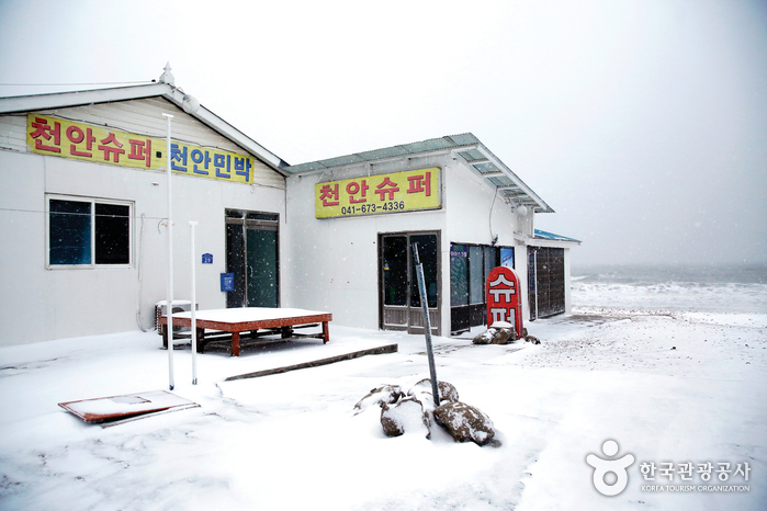 혜리와 택이가 과자와 커피를 나눠 먹은 슈퍼도 명물이 됐다