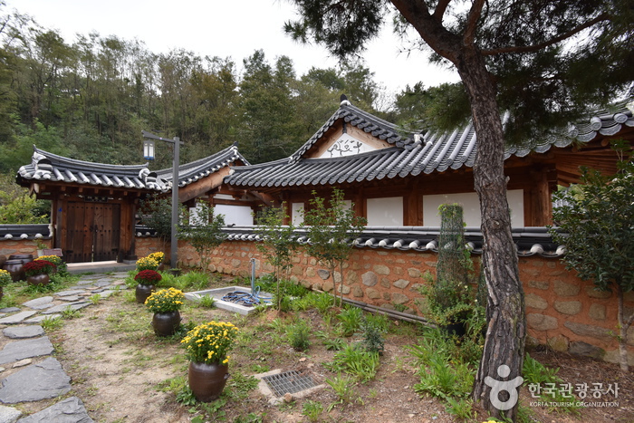 Gochang-eup Sunghanok Village [Korea Quality] / 고창읍성한옥마을 [한국관광 품질인증]