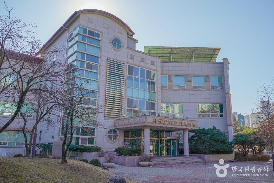 지혜샘어린이도서관