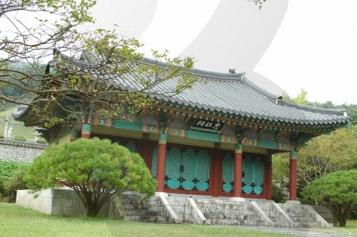 Храм Чхунчжанса (충장사)
