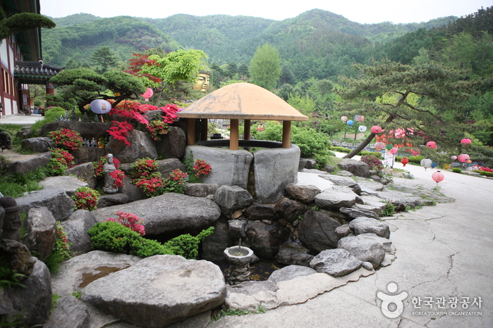 Wawoojongsa Temple (Waujeongsa) (와우정사)