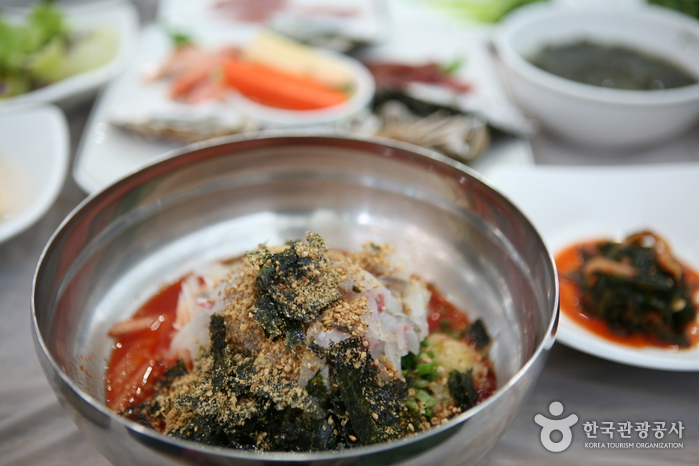 Jukdo Market (포항 죽도시장)