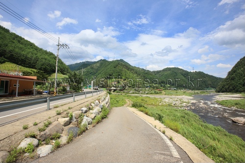 Samcheok Deokpunggyegok Valley Village (삼척 덕풍계곡마을)