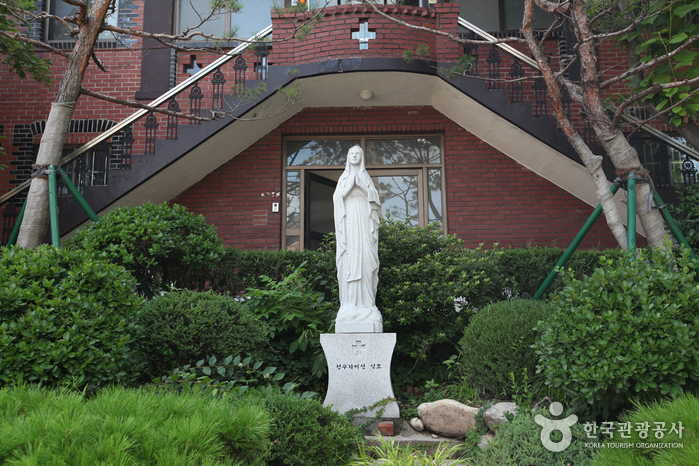 Iglesia Católica Yakhyeon de Seúl (서울 약현성당)