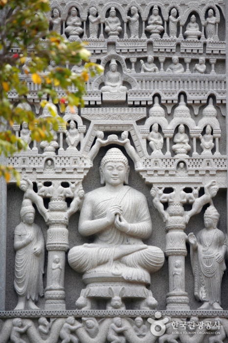 백제 불교 최초 도래지의 불상 조각