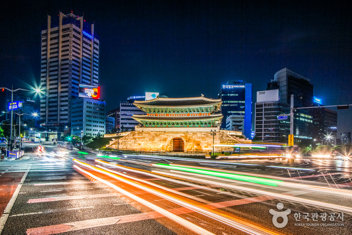 Porte de Sungnyemun (Namdaemun) (숭례문)