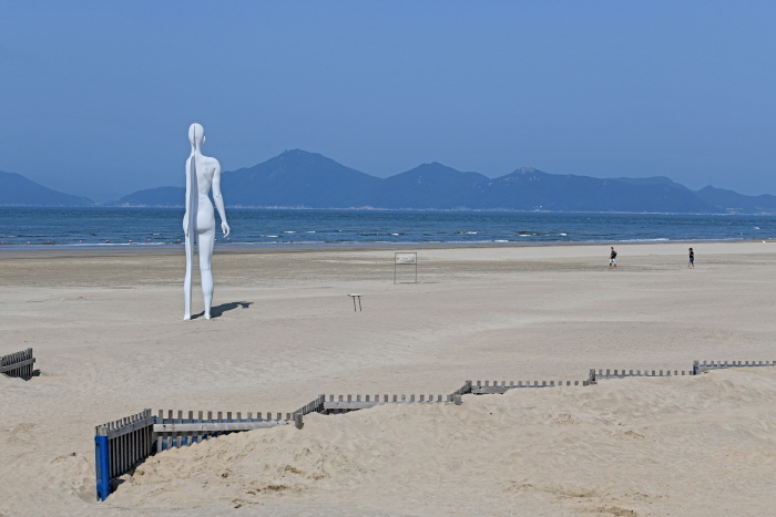 作为家庭避暑胜地备受欢迎的多大浦海水浴场